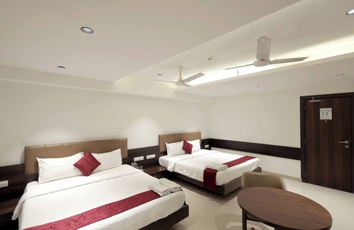 Surat Hotel | HOTEL SHAGUN ROOMS & BANQUET Surat