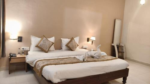 Khajuraho Hotel | Hotel Shree Krishna Jungle Resort