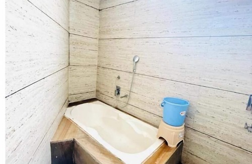 Barsana Hotel | Hotel Shri Radha Orchid