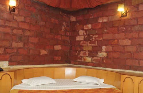 Navarangpura Gam Hotel | Hotel Siddhartha Palace