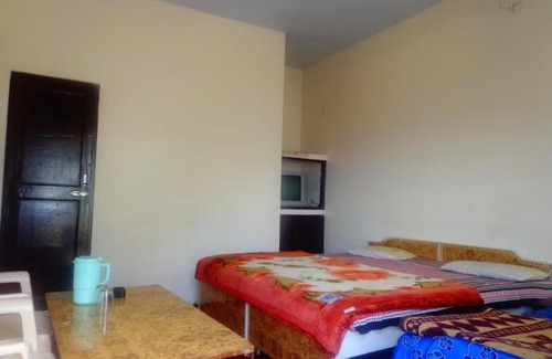 Kausani Hotel | Hotel Snow View Guest House kausani