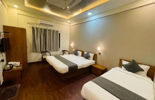 Pandharpur Hotel | Hotel SP Majestic