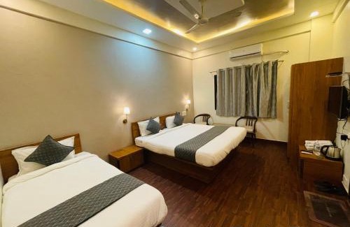 Pandharpur Hotel | Hotel SP Majestic