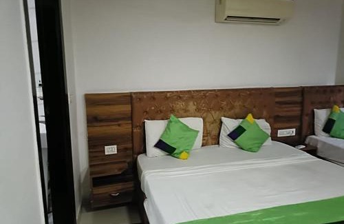 New Delhi Hotel | Hotel Sr Residency Jail Road Tilak Nagar