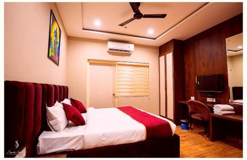 Kakarmatha Hotel | HOTEL SSR - INN Near Shree Kashi Vishwanath Temple - A Top Four Star Hotel In Varanasi