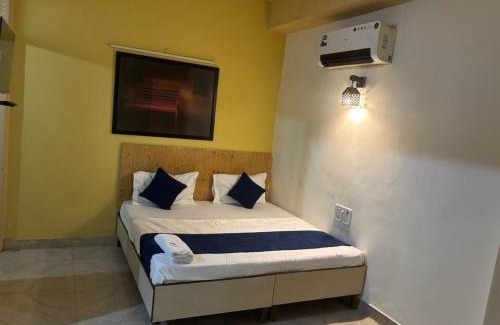 Pitampura Hotel | Hotel Star Near railway station
