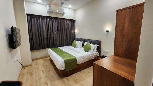 Ahmedabad Hotel | Hotel The Aeraj, Ahmedabad