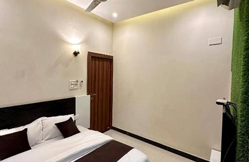 Dabok Hotel | Hotel The Galaxy near Udaipur Airport