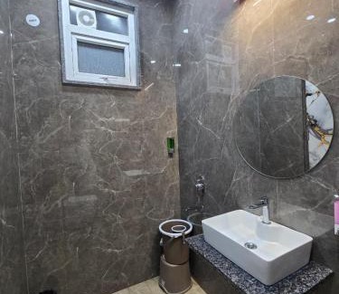 Paharganj Hotel | Hotel The King Palace