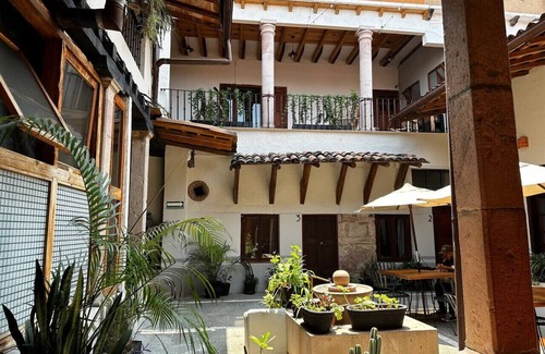 Santa Maria Ahuacatlan Apartment | Hotel type room, one block from the Lake centr 5
