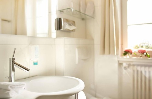 Uster District Hotel | Hotel Wassberg - Self-Check-in