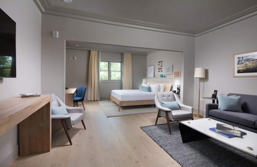 Farmville Hotel | Hotel Weyanoke