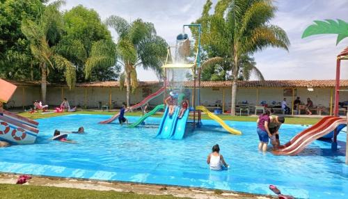 Tangancicuaro de Arista Hotel | Hotel y Cabañas Manolo