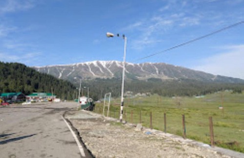 Srinagar Hotel | HOTEL YEMBERZAL JAMMU AND KASHMIR