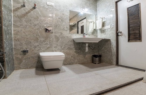 Akhol Hotel | Hotel Zorba, Deesa