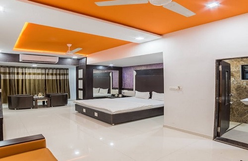 Akhol Hotel | Hotel Zorba, Deesa