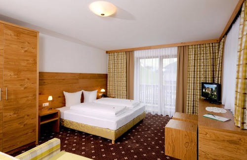 Juns Hotel | Hotel zum grünen Tor