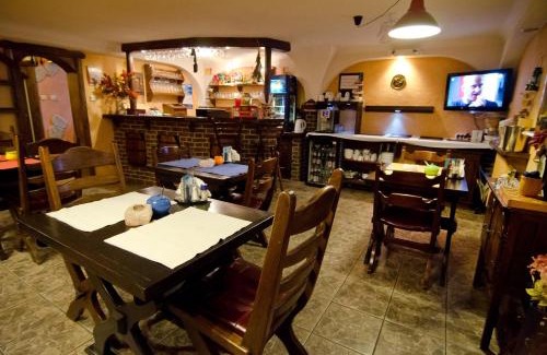 Drzonkow House | Hotelik Gościniec Pod Sosnami Drzonków
