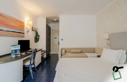 Mattinata Hotel | Hotiday Room Collection - Mattinata Faraglioni