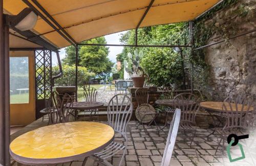 Vezzano Ligure Hotel | Hotiday Vezzano Ligure