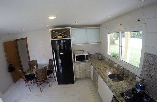 Porto da Lagoa House | House 4 bedrooms, condominium, with ecological trail to beach