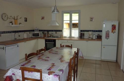 Chastel-sur-Murat House | House 4 to 12 people spacious and pleasant.