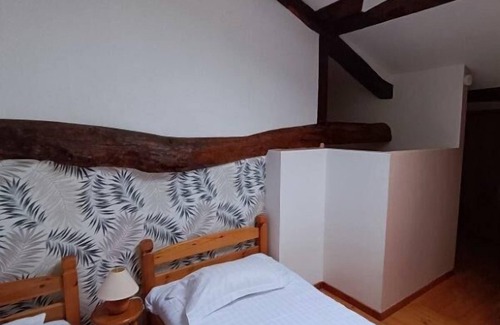 Ternant Apartment | House 8 sleeps 6 3 bedrooms (including mezzanine)