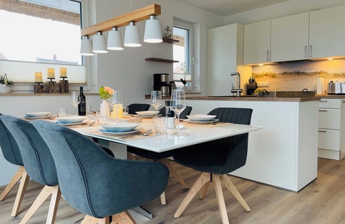 Pepelow House | House "ANNI" with direct water view