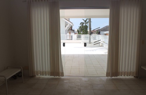 Jardim Marcia House | House at Cond. Bougainville I - Peruíbe - 800m² - With Swimming Pool - High Standard