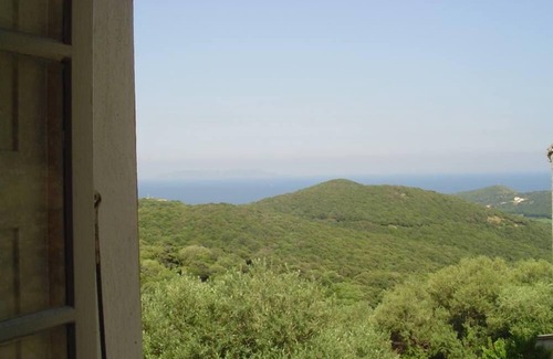 Rogliano Apartment | House beautiful nature sea and mountain views, garden, air conditioning