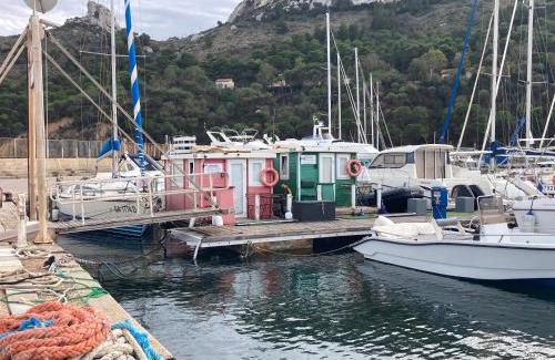 Poetto Boat Rental | House boat R al Poetto 2 pax piu' 1