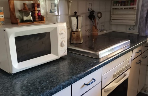 Escalona Ski Chalet | House /Chalet in the field beside the river Alberche