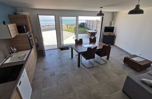 Tourlaville House | House facing the sea and a few steps from the beach