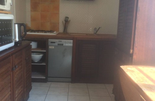 Saint-Hilaire-de-Lusignan House | House in large enclosed garden - pets welcome - quiet and safe