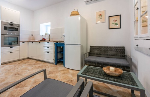 Tribalj House | House Goldie (82111-K1) - Tribalj