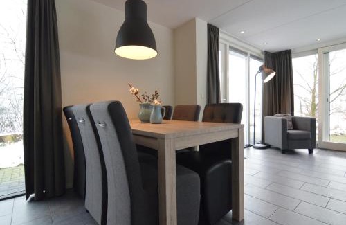 Reutum House | House in Reutum with Jacuzzi & Forest View