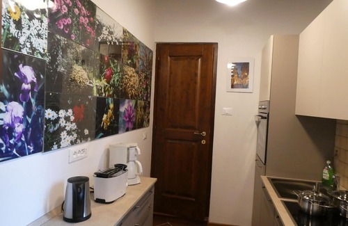 Fornico House | House in the paradise garden above v. Gargnano for individuals u. Children