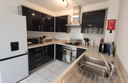 Peterborough House | House of 4 Chimneys by Your Lettings UK