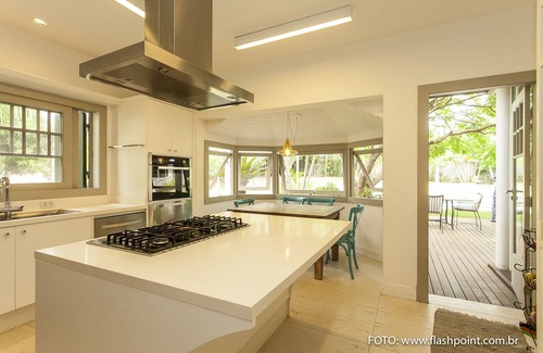 Porto da Lagoa House | House of Dreams in Florianóplois with maid