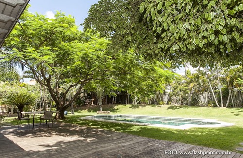 Porto da Lagoa House | House of Dreams in Florianóplois with maid