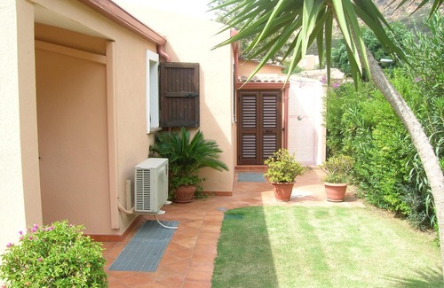 Teulada House | House of Flowers TUERREDDA. Unlimited WiFi.