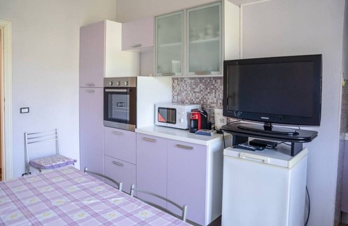 Modolo House | House of the Grapevine - Aurora