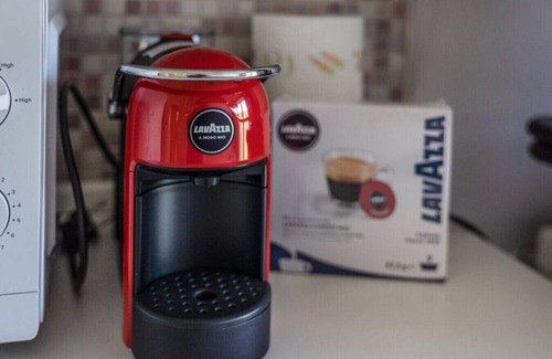 Modolo House | House of the Grapevine - Aurora