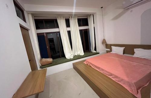 Suja House | House Of Views Bir