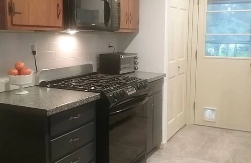 Pawling House | House on Appalachian Trail, walking distance from NYC trains. 3bd/1ba, 3 acres