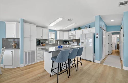 Nettles Island House | House on Seawall in Jensen Beach