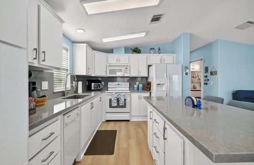 Nettles Island House | House on Seawall in Jensen Beach