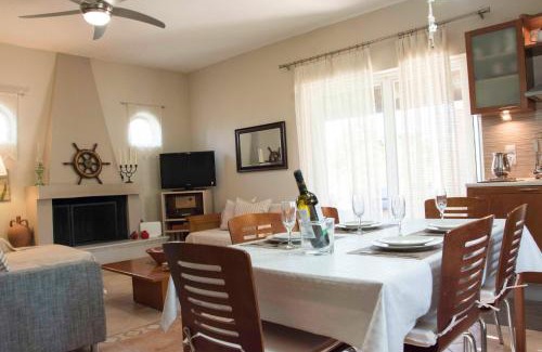 Molos House | House on the Hill