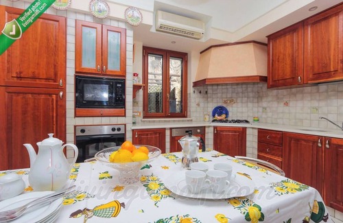Pontone House | House Petra in the Amalfi center, with fast wifi and AC