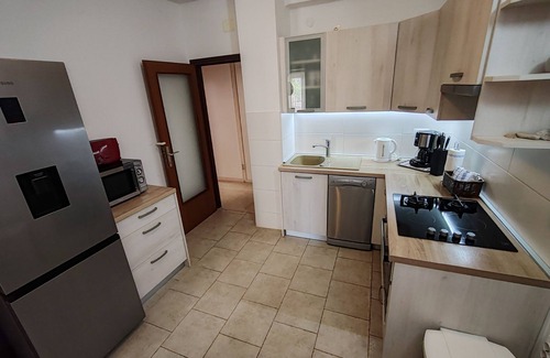 Banjole Apartment | House Rina apartments directly by the sea with whirlpool in a beautiful garden